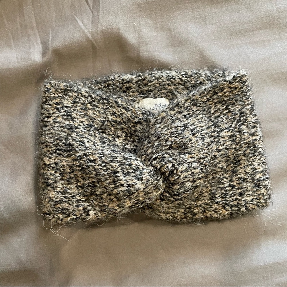 Twisted headband
